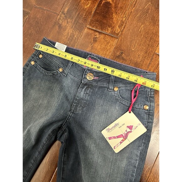 Wrangler Women’s Jeans Low Rise Boot Cut Bling Pockets  9/10 X 30 NWT - Picture 6 of 11